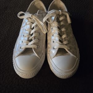 Converse White Low-Top Lace-Up Sneakers